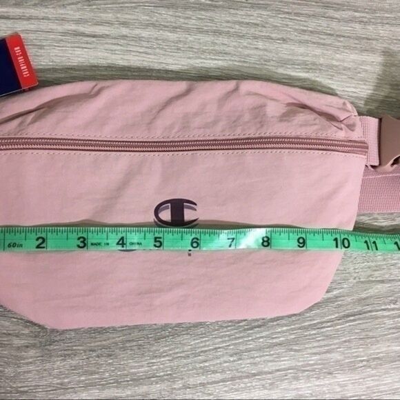 NWT Champion Ultimate‎ Durability pink Crossbody Fanny pack Bag - Picture 9 of 12